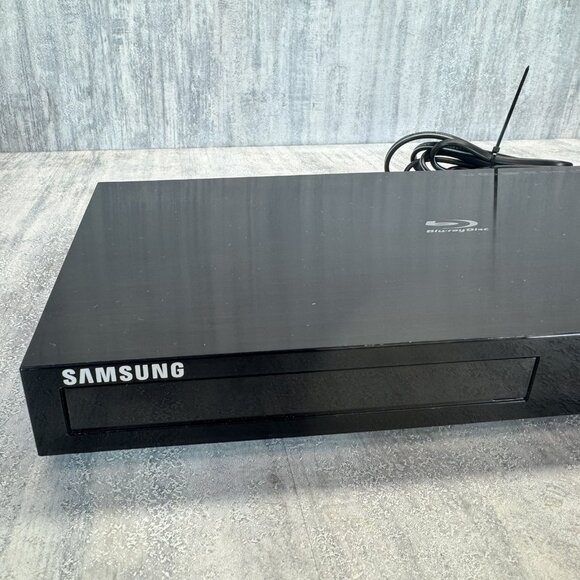 Samsung BD-J6300 Blu-ray Player - Picture 3 of 13